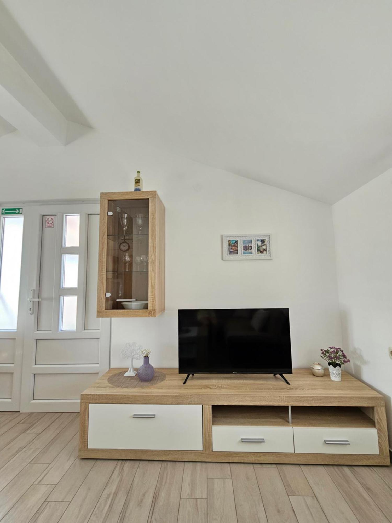 פירובאץ Apartment Vip מראה חיצוני תמונה